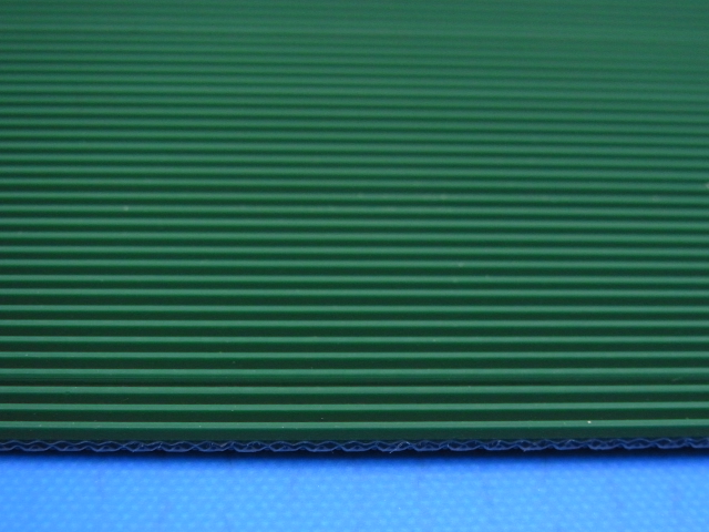 傾斜搬送ベルト　１５０ｘ３０００ｍｍエンドレス
